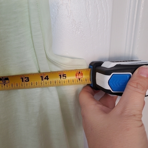 𝅺MADEWELL Organic and Conventional Cotton Neon Green/Yellow Tank - Picture 8 of 10